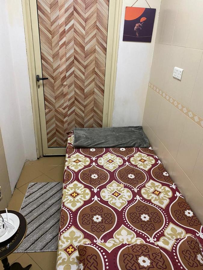 Mbz - Cosy Separate In Unique Flat Homestay *