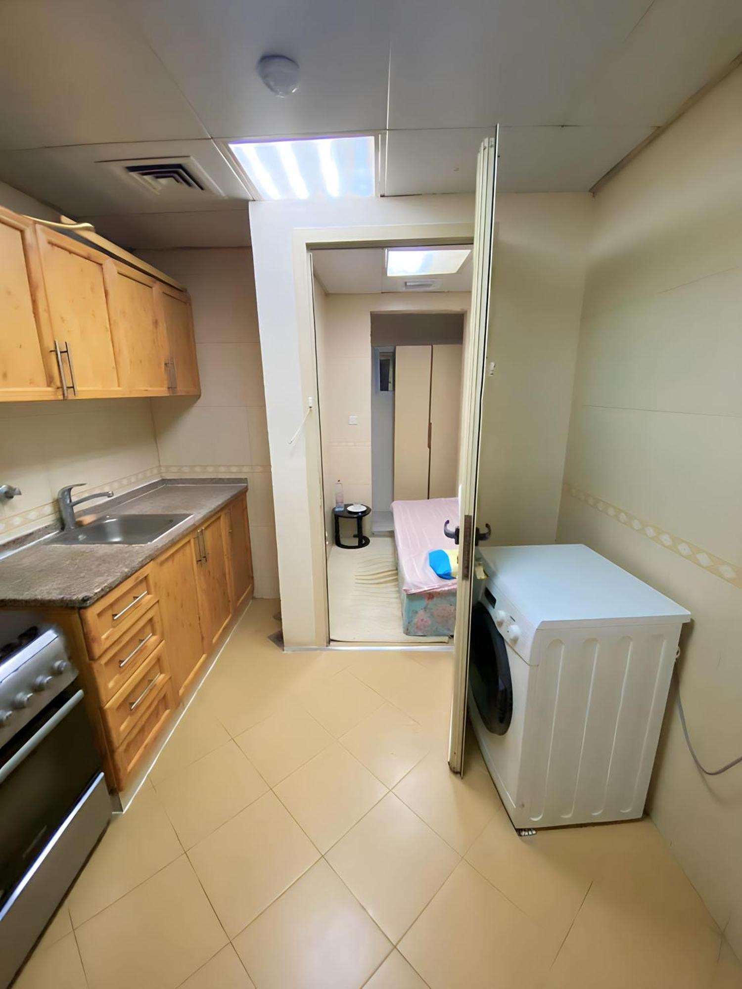 Homestay Mbz - Cosy Separate In Unique Flat Abu Dhabi